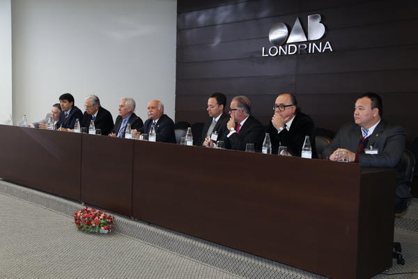 Debates de alto nível destacam o curso sobre o novo CPC, promovido conjuntamente pela Corregedoria-Geral, AMAPAR e EMAP, em Londrina
